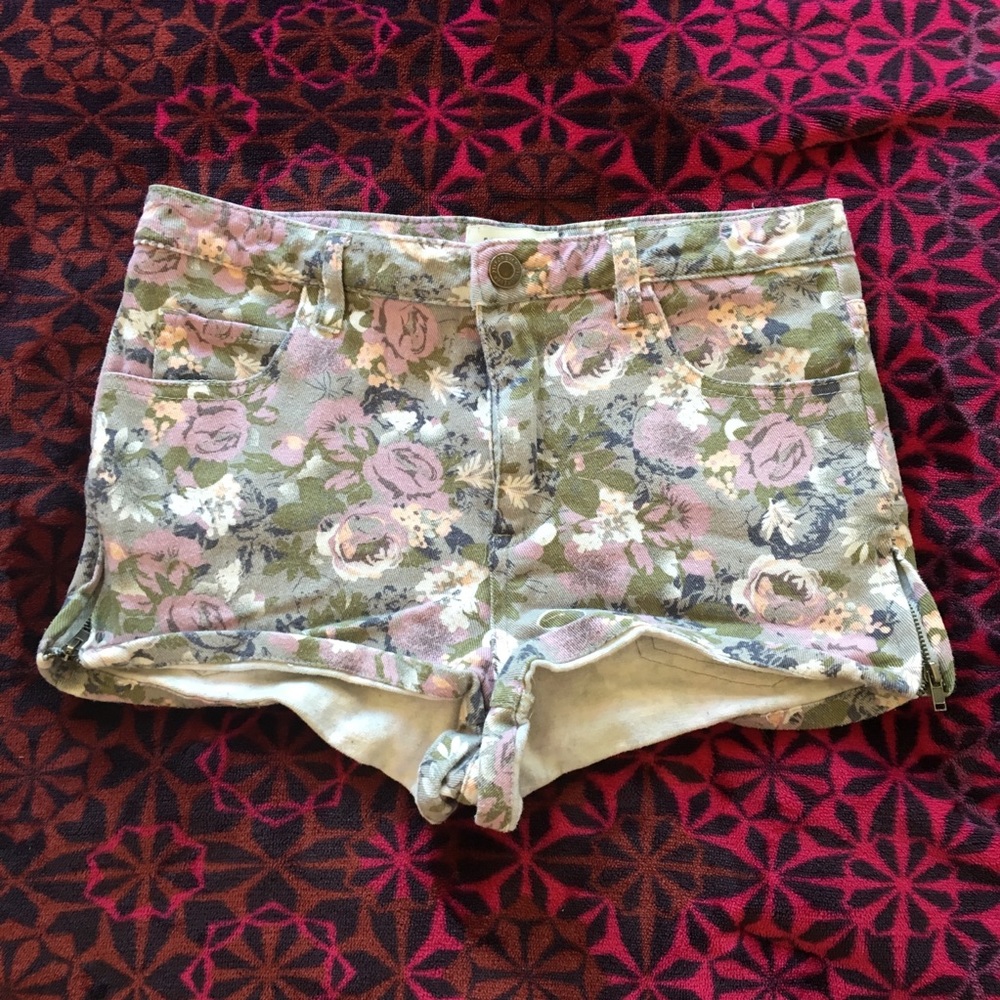 F21 Flower Short Shorts